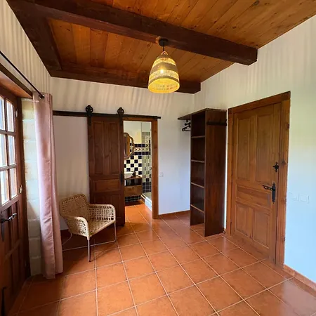 לינה וארוחת בוקר Casa Val De Vida 3*